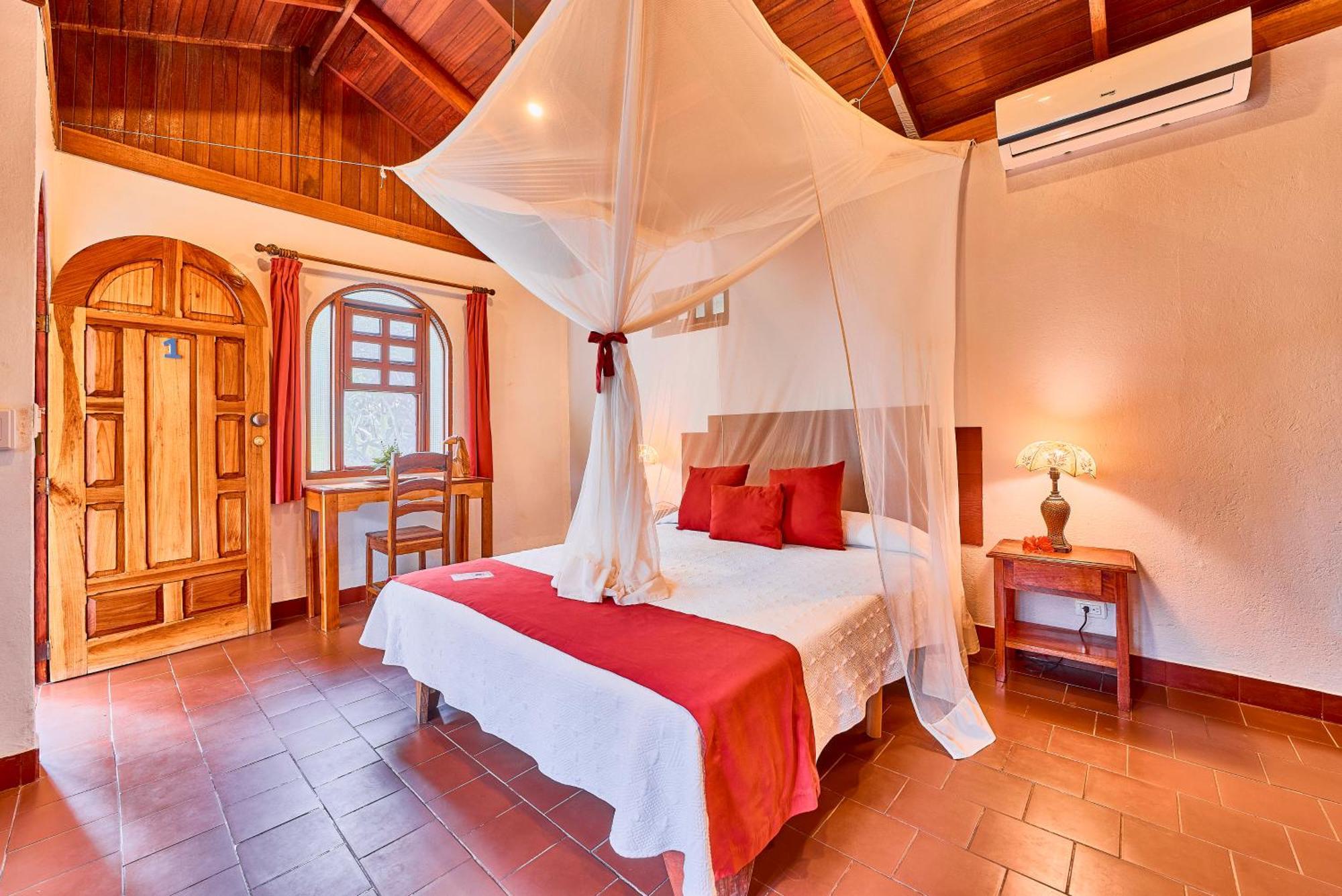 Hotel El Encanto กาอุยตา ภายนอก รูปภาพ
